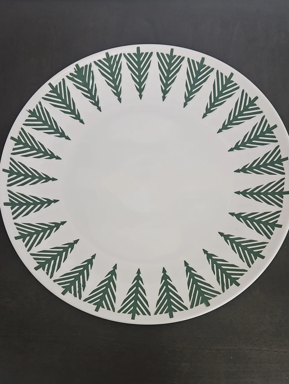 NWOT Crate & Barrel Green Tree Pattern Dinner Plate - Home Dining